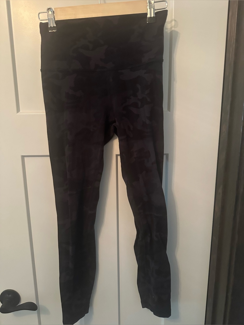 Lululemon Align' Black Camo High-Waist Leggings-25” size 6
